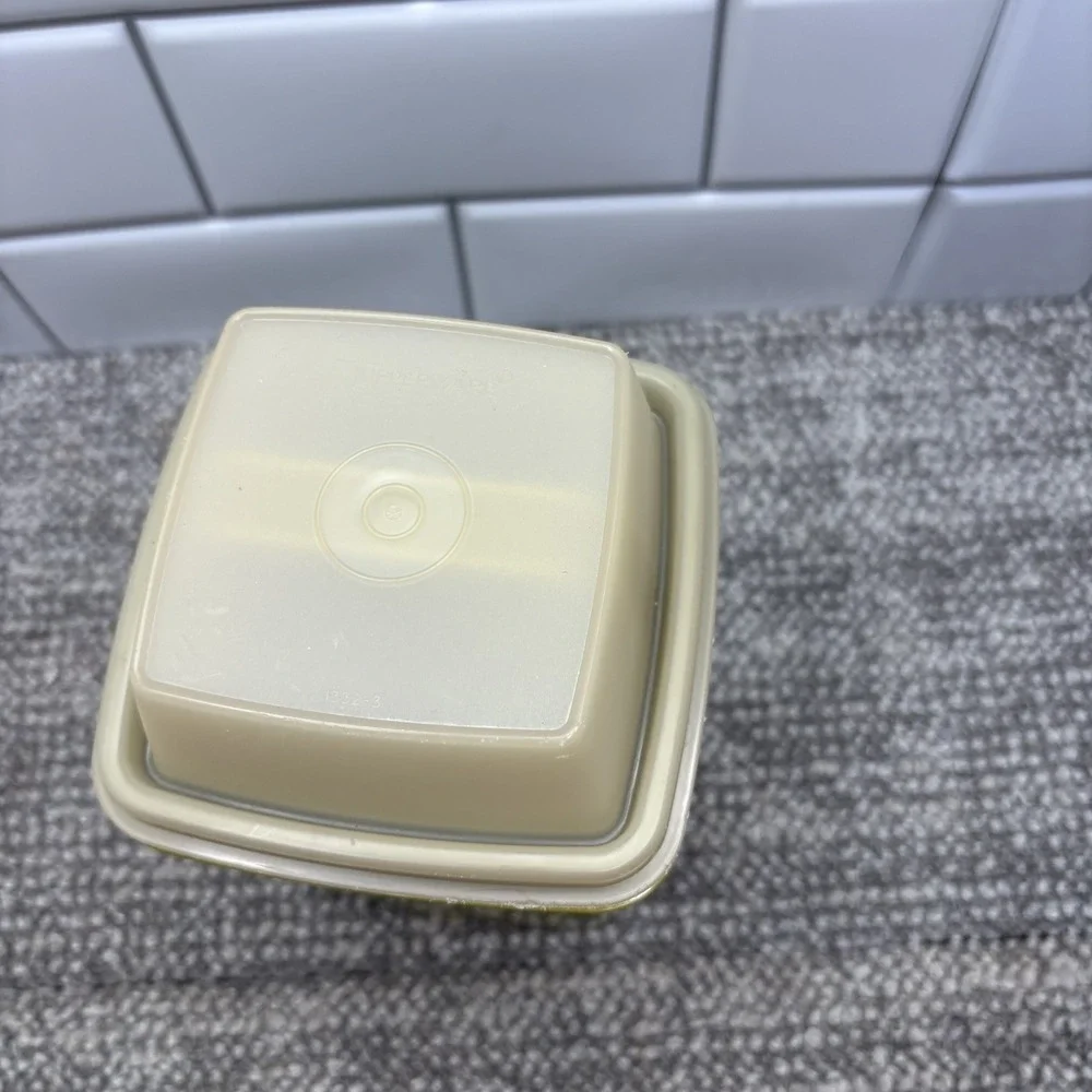 VTG Tupperware Pickle Keeper Pick A‎ Pickle Avocado Green Lid Strainer Complete